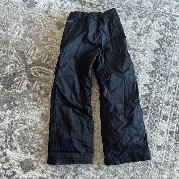 Helly Hansen ski/ snowboard pants. - Picture 2 of 7